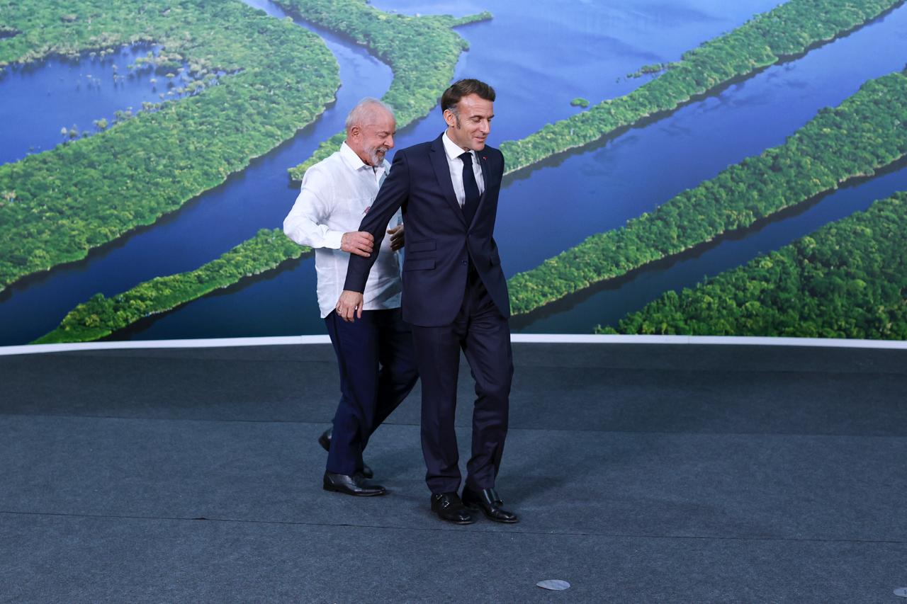 O encontro entre Lula e Macron refor&ccedil;ou a aproxima&ccedil;&atilde;o entre os 2 pa&iacute;ses em agendas estrat&eacute;gicas como energia nuclear, minerais cr&iacute;ticos e transi&ccedil;&atilde;o energ&eacute;tica | S&eacute;rgio Lima/Poder360