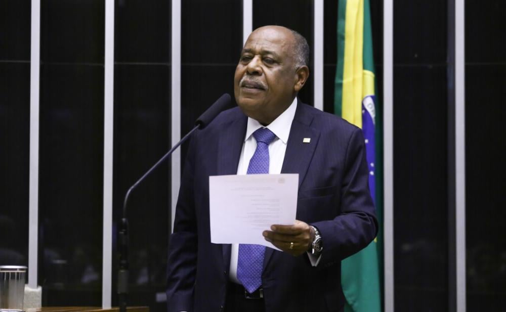 O ministro do STJ Benedito Gon&ccedil;alves esteve na sess&atilde;o na C&acirc;mara