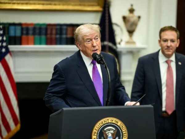 Trump avalia reduzir tarifas sobre aço e alumínio