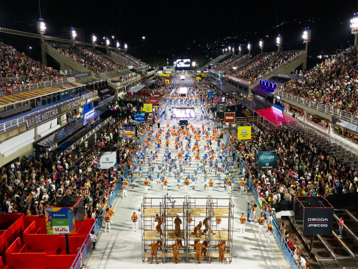 Desfile da Niterói: Arquidiocese do Rio critica uso de símbolos cristãos