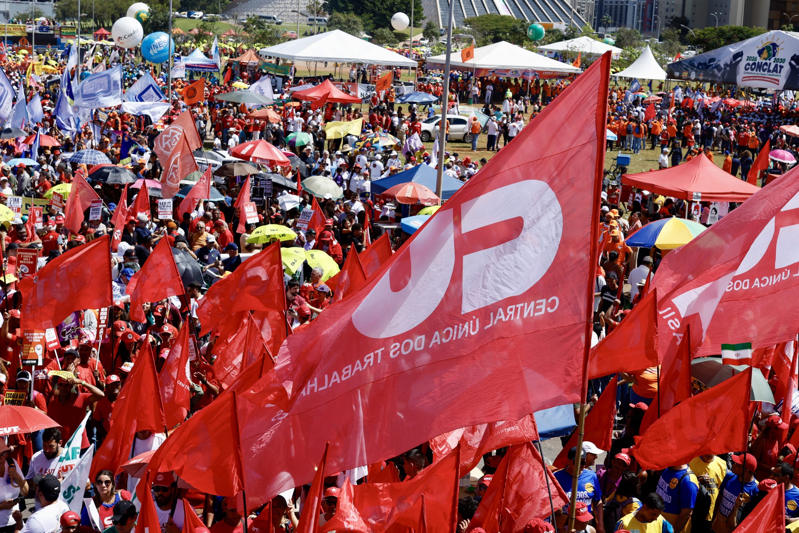 Entre as reivindica&ccedil;&otilde;es dos trabalhadores estava o fim da escala 6 X 1